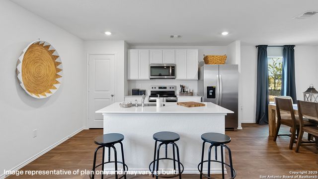 1440 Sequoia Park, Adkins, TX 78109