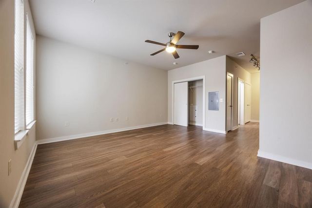 1900 Barton Springs RD 3013, Austin, TX 78704
