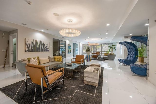1900 Barton Springs RD 3013, Austin, TX 78704