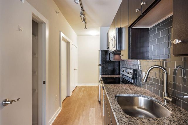 1900 Barton Springs RD 3013, Austin, TX 78704