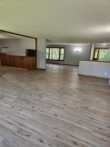 405 Mulford Dr., Oelwein, IA 50662