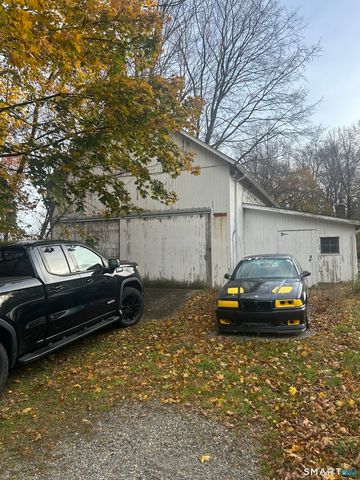 546 Church Hill Road, Trumbull, CT 06611