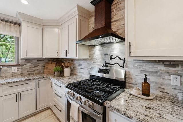 13013 Lemoncrest Lane, Little Rock, AR 72210