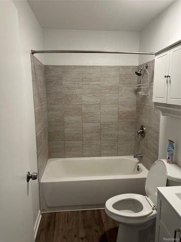 744 E Sibley Street, Howell, MI 48843