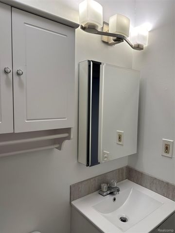 744 E Sibley Street, Howell, MI 48843
