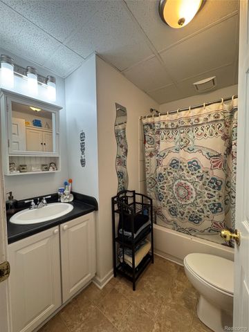 744 E Sibley Street, Howell, MI 48843