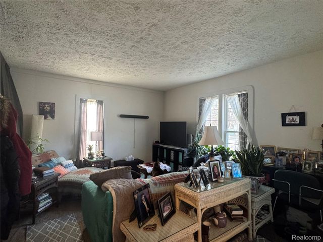 744 E Sibley Street, Howell, MI 48843
