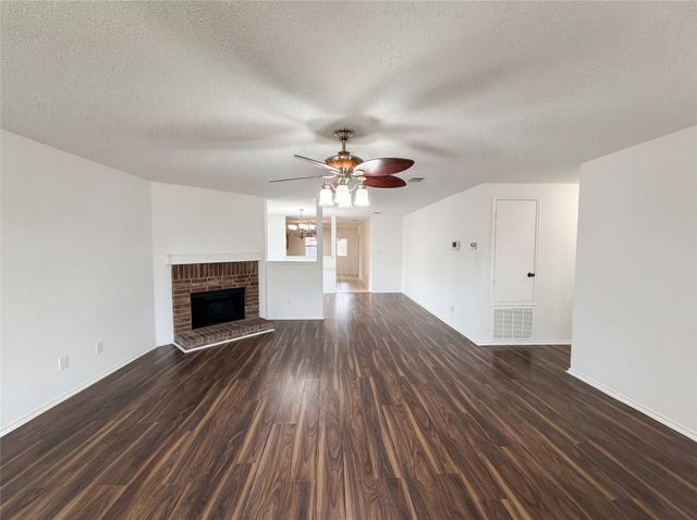 5145 Cliff Oaks Drive, Fort Worth, TX 76179