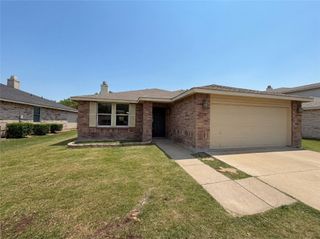 5145 Cliff Oaks Drive, Fort Worth, TX 76179