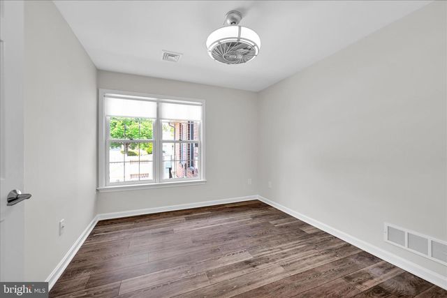 46 LEEARDEN RD, Hershey, PA 17033