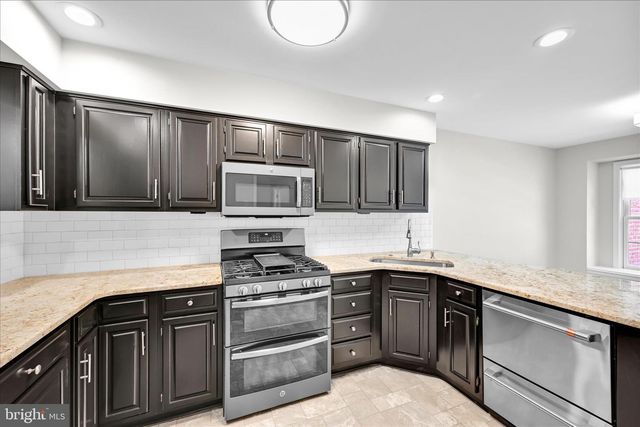 46 LEEARDEN RD, Hershey, PA 17033