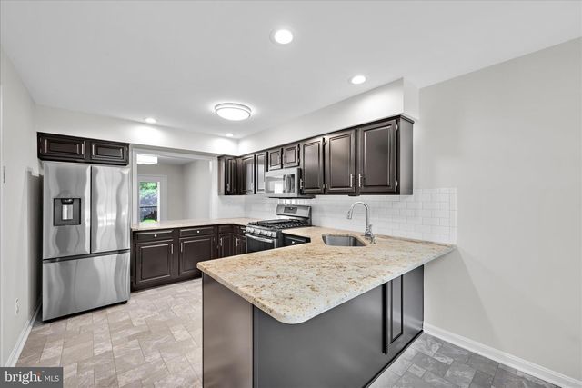 46 LEEARDEN RD, Hershey, PA 17033