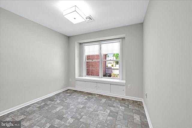 46 LEEARDEN RD, Hershey, PA 17033