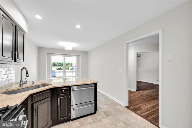 46 LEEARDEN RD, Hershey, PA 17033