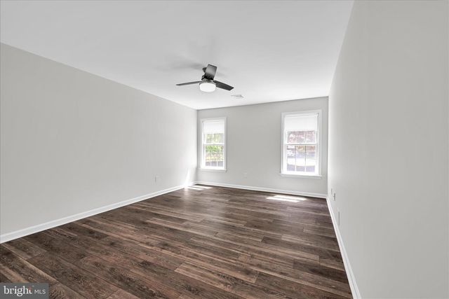 46 LEEARDEN RD, Hershey, PA 17033