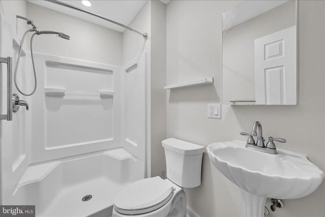 46 LEEARDEN RD, Hershey, PA 17033