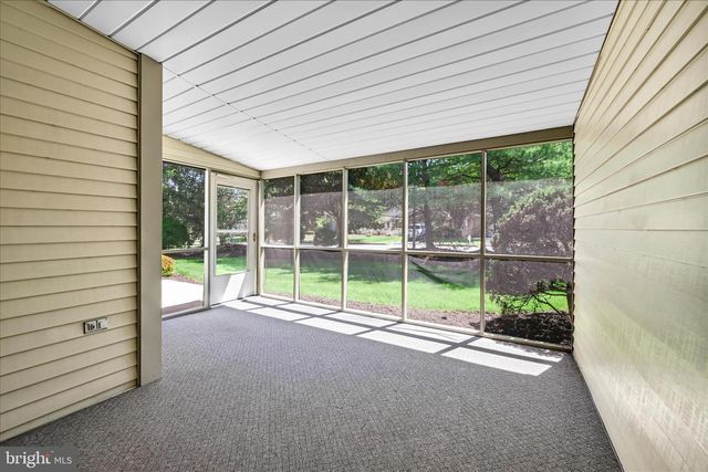 46 LEEARDEN RD, Hershey, PA 17033
