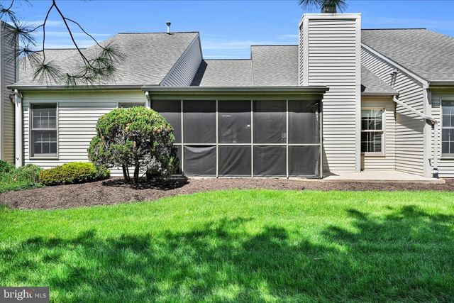46 LEEARDEN RD, Hershey, PA 17033
