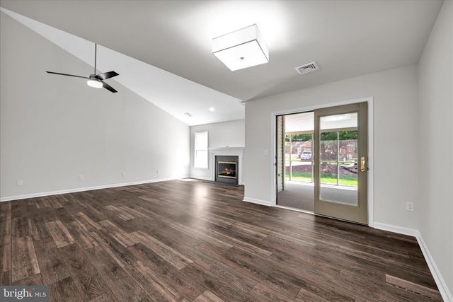 46 LEEARDEN RD, Hershey, PA 17033