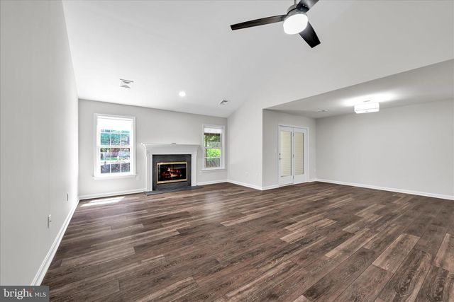 46 LEEARDEN RD, Hershey, PA 17033