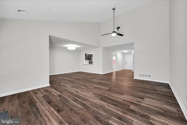 46 LEEARDEN RD, Hershey, PA 17033