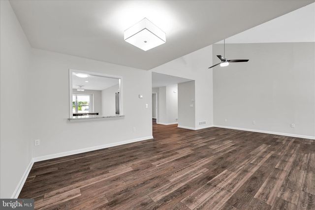 46 LEEARDEN RD, Hershey, PA 17033