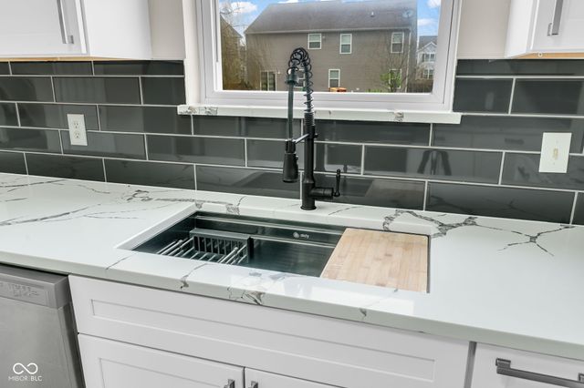 11218 Hylas Drive, Noblesville, IN 46060