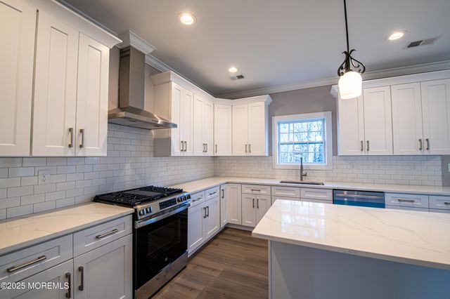 367 Eastern Boulevard, Bayville, NJ 08721