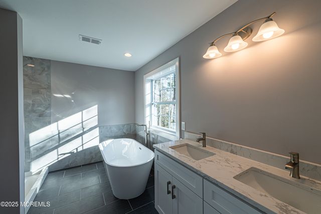 367 Eastern Boulevard, Bayville, NJ 08721