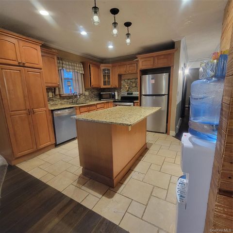 13 Lakeview Drive, Warwick, NY 10990