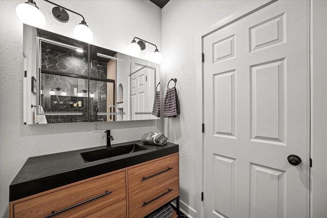 319 E BOLIVAR AVENUE, Milwaukee, WI 53207