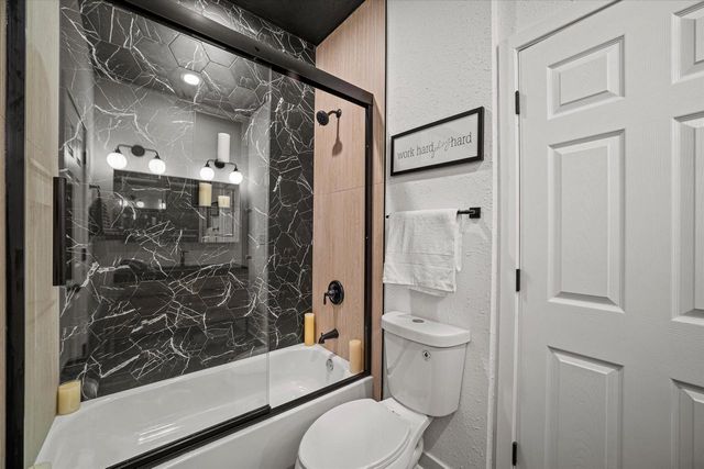 319 E BOLIVAR AVENUE, Milwaukee, WI 53207