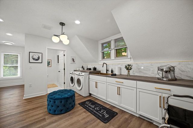 319 E BOLIVAR AVENUE, Milwaukee, WI 53207