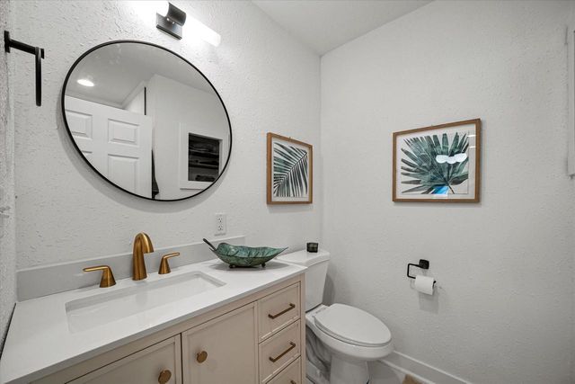 319 E BOLIVAR AVENUE, Milwaukee, WI 53207