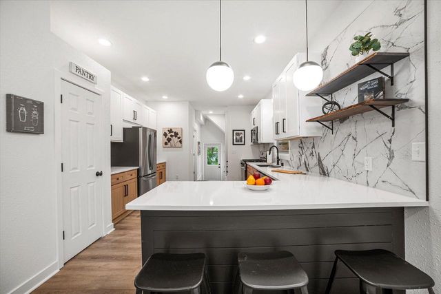 319 E BOLIVAR AVENUE, Milwaukee, WI 53207