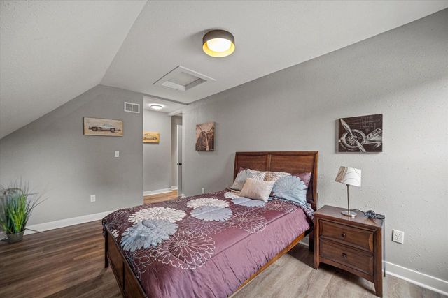 319 E BOLIVAR AVENUE, Milwaukee, WI 53207
