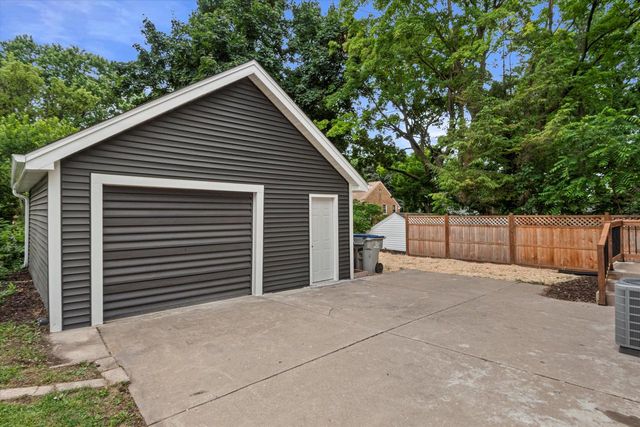 319 E BOLIVAR AVENUE, Milwaukee, WI 53207