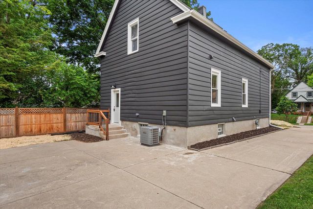 319 E BOLIVAR AVENUE, Milwaukee, WI 53207