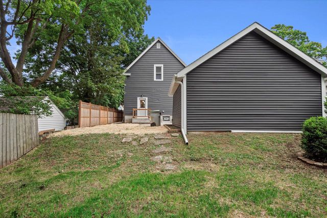 319 E BOLIVAR AVENUE, Milwaukee, WI 53207