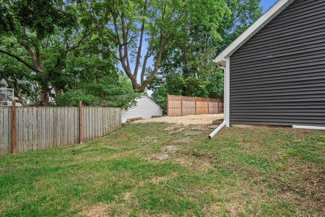 319 E BOLIVAR AVENUE, Milwaukee, WI 53207