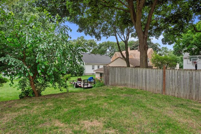 319 E BOLIVAR AVENUE, Milwaukee, WI 53207