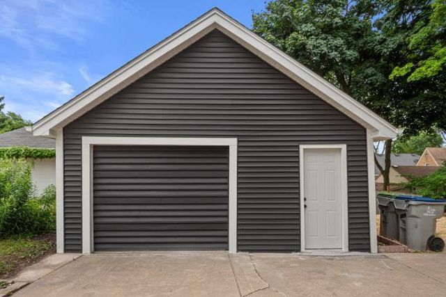 319 E BOLIVAR AVENUE, Milwaukee, WI 53207
