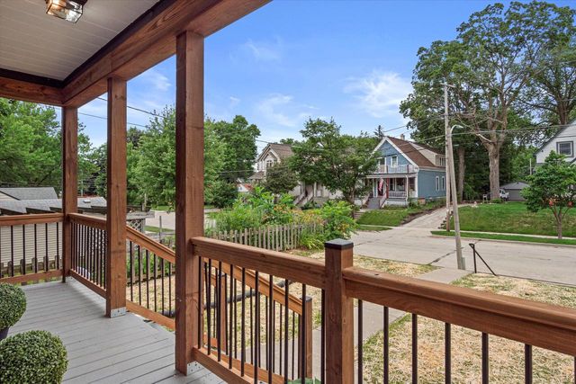 319 E BOLIVAR AVENUE, Milwaukee, WI 53207