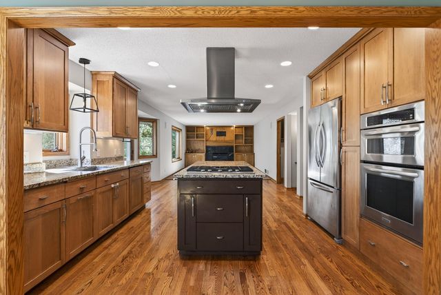 4696 Weston Hills Drive, Eagan, MN 55123