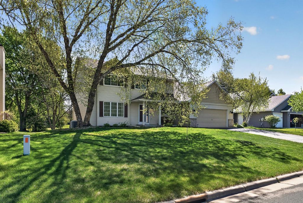 4696 Weston Hills Drive, Eagan, MN 55123
