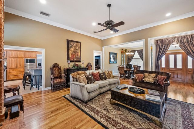 6405 Pecan Hollow Lane, Burleson, TX 76028