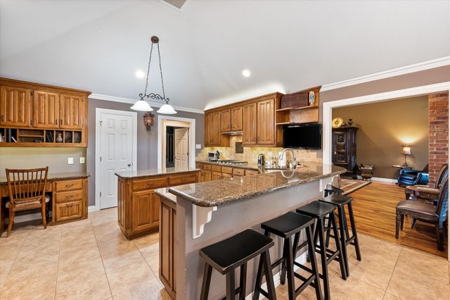 6405 Pecan Hollow Lane, Burleson, TX 76028