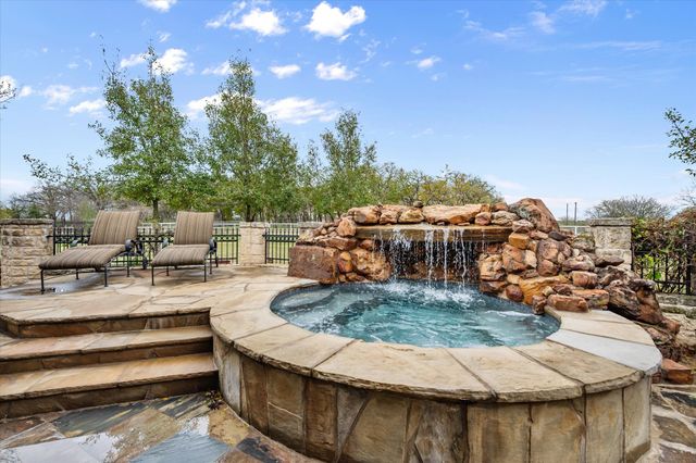 6405 Pecan Hollow Lane, Burleson, TX 76028