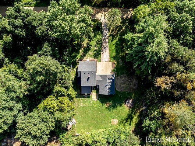 1692 Erway Road, Hastings, MI 49058