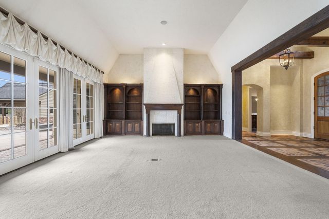 4156 East Division Street, Springfield, MO 65802